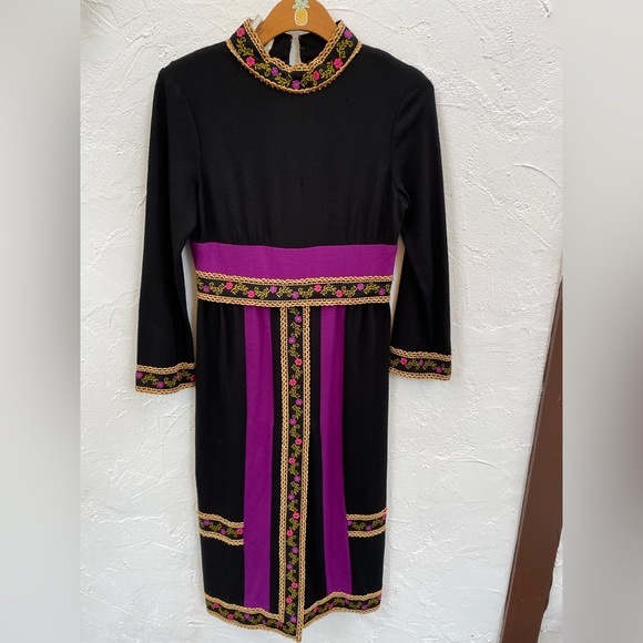 60’s Vintage Folkloric Boho Dress/ L/S Embroidered Trim /purple black Small - Picture 5 of 13